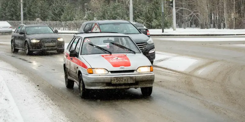 Жители Тюмени едут сдавать на права в Сургут Жители Тюмени едут сдавать на права в Сургут