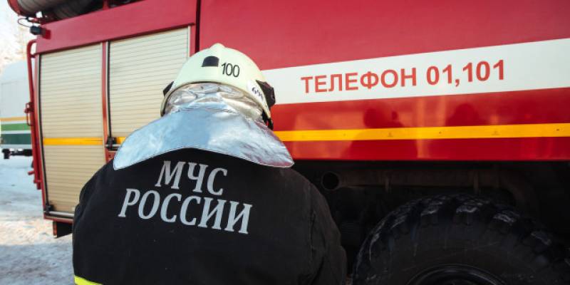 Женщина погибла в горящем доме в Сургуте