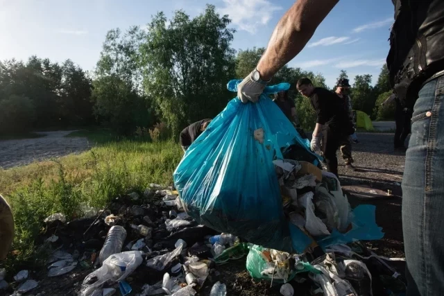 В Сургутском районе расторгнут договор с арендатором, устроившим на земле властей свалку В Сургутском районе расторгнут договор с арендатором, устроившим на земле властей свалку