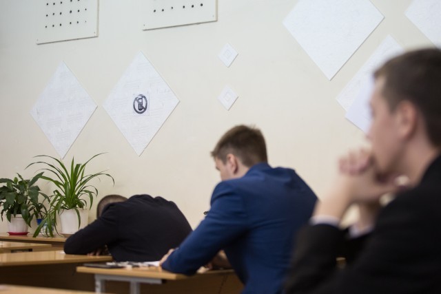 В Сургуте студенты устроили паломничество в церковь перед сдачей зачетов В Сургуте студенты устроили паломничество в церковь перед сдачей зачетов