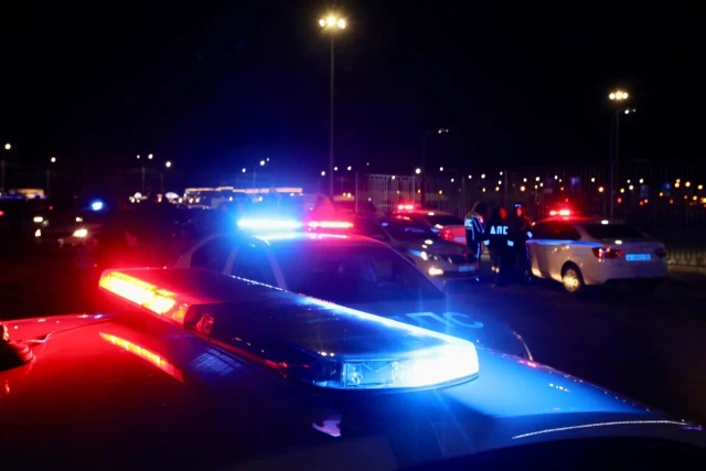 Водителя, устроившего «форсаж» с пассажиром на багажнике в Сургуте, нашли и наказали Водителя, устроившего «форсаж» с пассажиром на багажнике в Сургуте, нашли и наказали