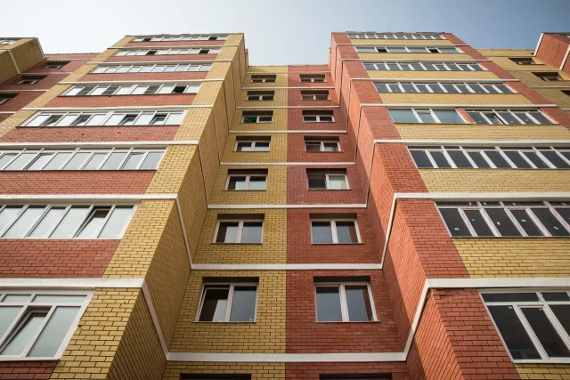 ​Молитву на крыше высотки прочитал мужчина в Нижневартовске