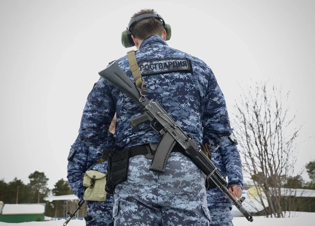 Силовики устроили облаву на популярные ночные клубы в Сургуте