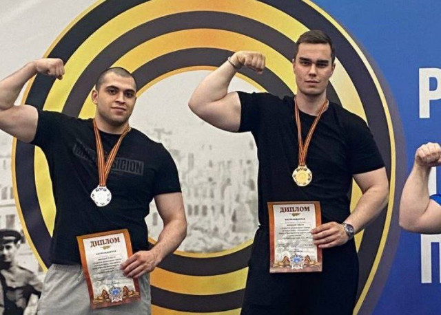 Житель Сургутского района стал чемпионом ХМАО по армрестлингу и метит на Россию Житель Сургутского района стал чемпионом ХМАО по армрестлингу и метит на Россию