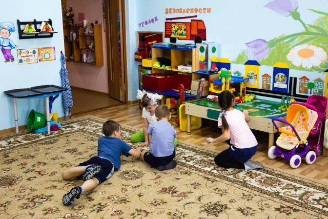 В Нижневартовске из-за нехватки детей закрывают единственный на микрорайон детский сад В Нижневартовске из-за нехватки детей закрывают единственный на микрорайон детский сад