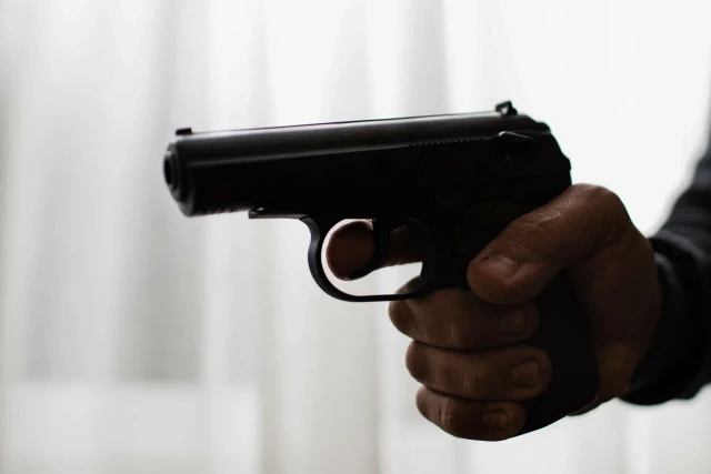 ​Массовую драку со стрельбой устроили у скандального ночного клуба в Сургуте