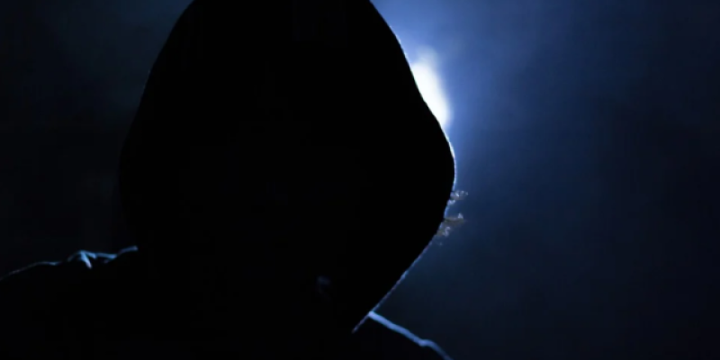 Мужчина из Сургута воспользовался смертью знакомого, чтобы украсть ружье