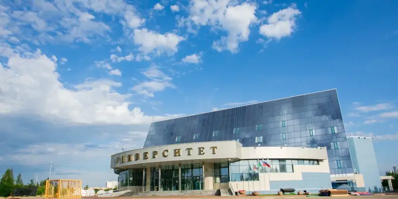 ​В Сургуте обсуждают молитву в коридоре университета