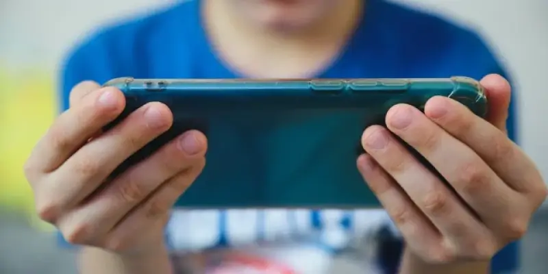 ​Неизвестные снова травят школьников Нижневартовска через telegram-канал