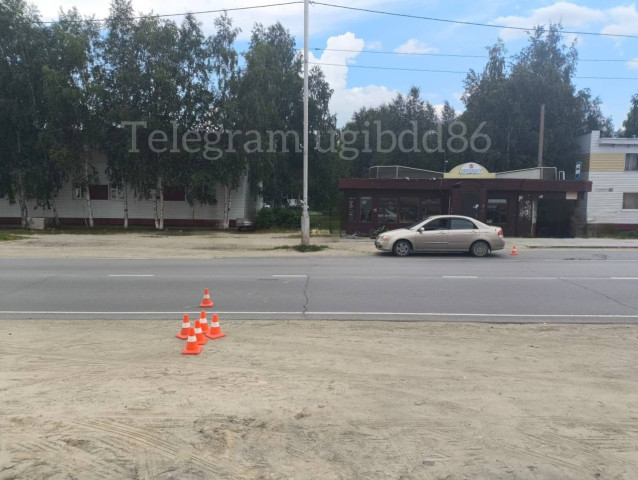 Подросток перебегал дорогу и попал под колеса авто в Нижневартовске Подросток перебегал дорогу и попал под колеса авто в Нижневартовске