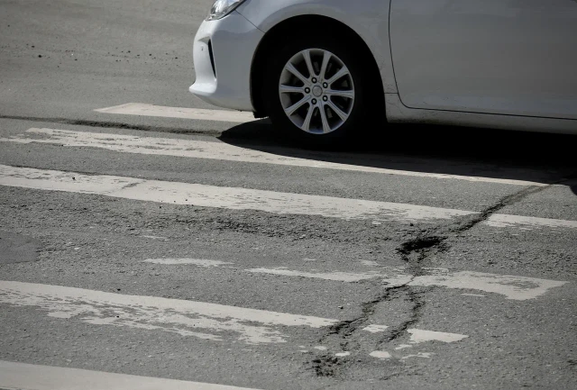 Экстремальный заезд с человеком на багажнике устроил водитель ВАЗа в Сургуте Экстремальный заезд с человеком на багажнике устроил водитель ВАЗа в Сургуте