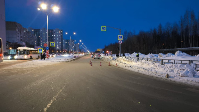 ​В Нижневартовске автохам пролетел на красный и сбил пенсионерку