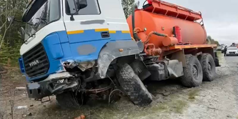 Смертельное ДТП: Toyota врезалась в грузовик на трассе Сургут – Когалым