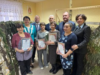 В Ульт-Ягуне с благодарностью отметили двухлетие волонтерской группы «Всё для Победы» В Ульт-Ягуне с благодарностью отметили двухлетие волонтерской группы «Всё для Победы»