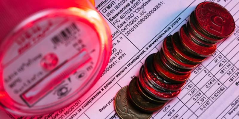 Жалобы на высокую плату за услуги ЖКХ в Югре начали принимать по горячей линии