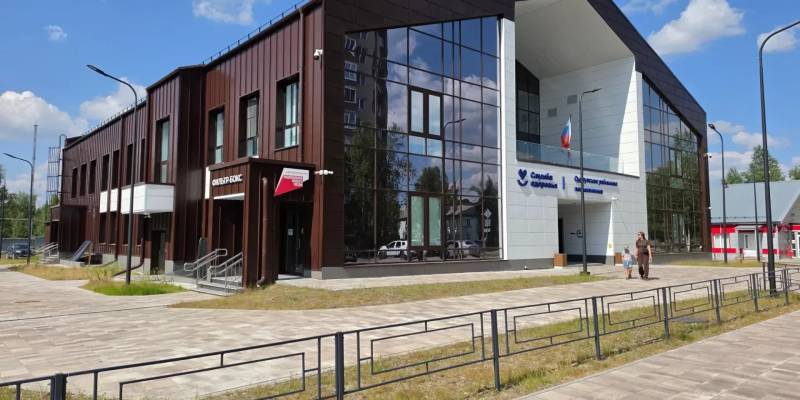 Активисты «Единой России» оценили работу новой поликлиники в Белом Яре Активисты «Единой России» оценили работу новой поликлиники в Белом Яре