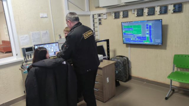 В Сургутском районе проходят проверки пропускного режима в школах и детских садах