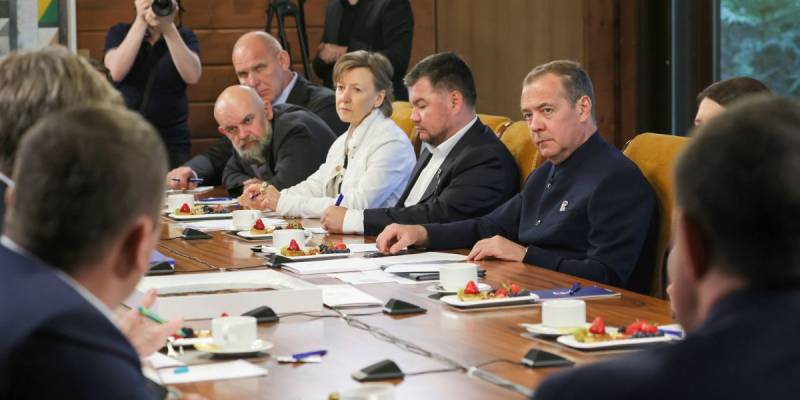 Дмитрий Медведев: Новая Народная программа определит план работы до 2031 года