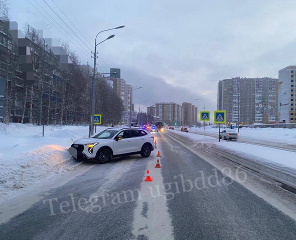 В Сургуте на пешеходном переходе сбили 19-летнюю девушку