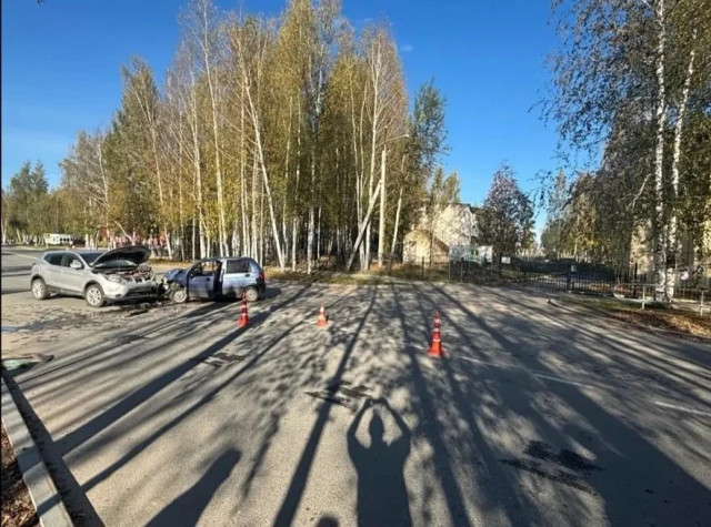 В ХМАО водитель на резвом Matiz вылетел на встречную и протаранил Nissan: трое пострадали В ХМАО водитель на резвом Matiz вылетел на встречную и протаранил Nissan: трое пострадали