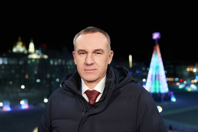 Губернатор Руслан Кухарук поздравил югорчан с наступающим Новым годом Губернатор Руслан Кухарук поздравил югорчан с наступающим Новым годом