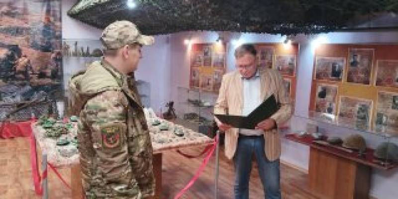 Участник СВО удостоен благодарности Главы Сургутского района за мужество
