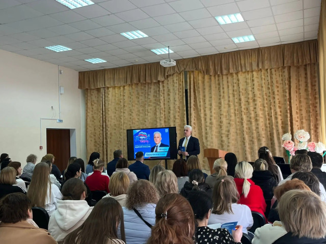 Игорь Бруслиновский и Александр Зимин провели 11 встреч для жителей Лянтора