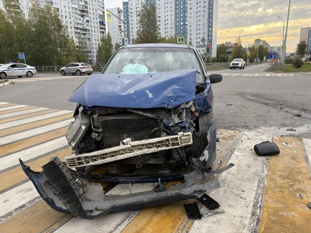 Mazda в хлам: жесткое ДТП с пострадавшими произошло в Нижневартовске Mazda в хлам: жесткое ДТП с пострадавшими произошло в Нижневартовске