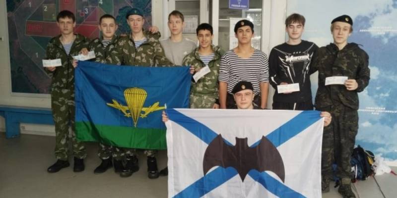 Студенты из Сургутского района покорили небо Тюменской области