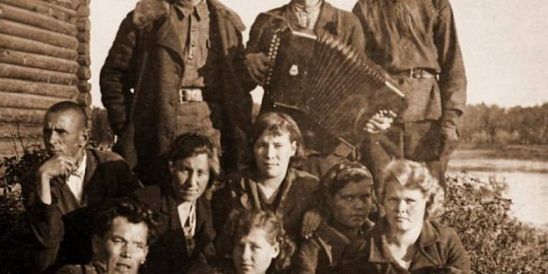 «Жди, скоро встретимся!»: трагедия и подвиг финансиста из Сургутского района Филиппа Тояркова «Жди, скоро встретимся!»: трагедия и подвиг финансиста из Сургутского района Филиппа Тояркова
