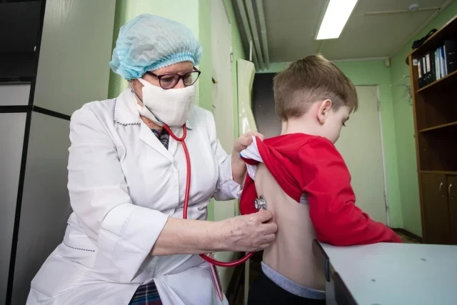 Медик из ХМАО в отпуске на слух определил смертельный диагноз у ребенка Медик из ХМАО в отпуске на слух определил смертельный диагноз у ребенка