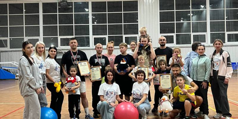 ​Семейный спортивный праздник «Папа может!» состоялся в Федоровском