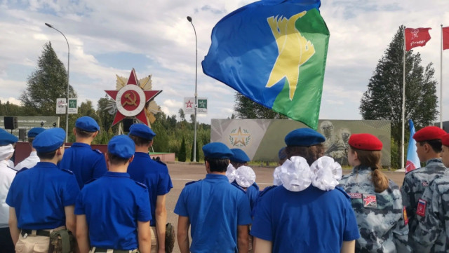 Команда из Сургутского района вышла в финал военно-спортивной игры «ЮНАВИА» Команда из Сургутского района вышла в финал военно-спортивной игры «ЮНАВИА»