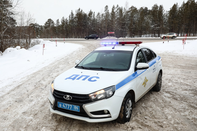 Обгон привел к смерти двух человек на трассе в ХМАО