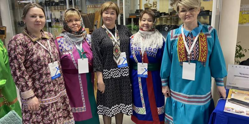 Педагоги Сургутского района отмечены на Всероссийском съезде преподавателей родного языка КМНС Педагоги Сургутского района отмечены на Всероссийском съезде преподавателей родного языка КМНС