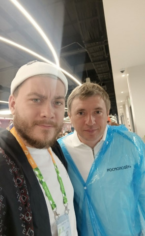 ​Представитель Сургутского района обучает социальному проектированию подростков из 99 стран