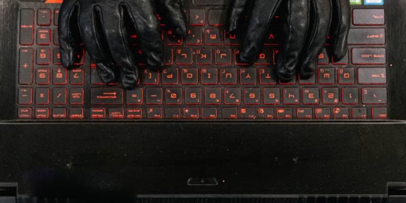 Берегитесь, югорчане: мошенники стали обманывать жителей многоэтажек через домовые чаты