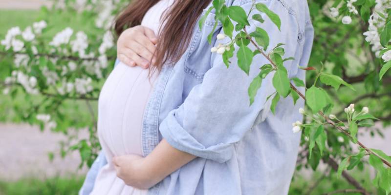 Роженицу в критическом состоянии с отслойкой плаценты спасла бригада скорой в Сургуте