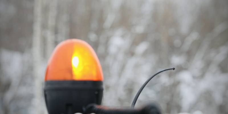 В Сургуте из-за возгорания куртки и рюкзака эвакуировали более 500 учеников школы