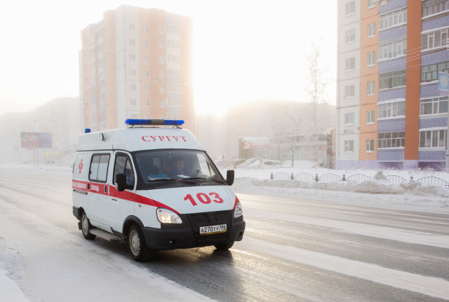 Диспетчер скорой помощи спасла ребенка из Сургута по телефону