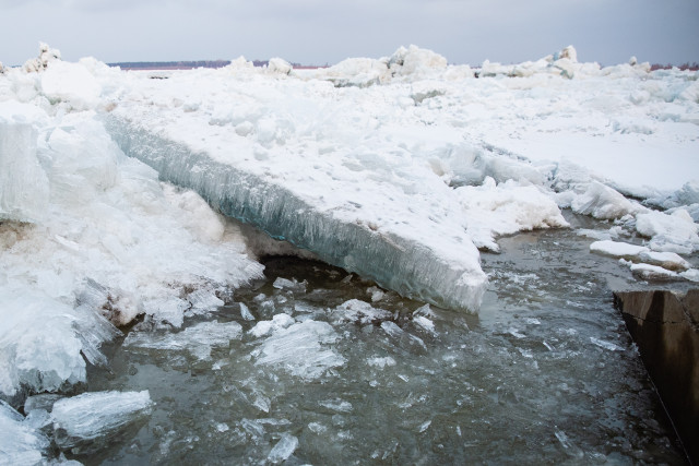 В ХМАО назвали дату взрыва льда на Оби В ХМАО назвали дату взрыва льда на Оби