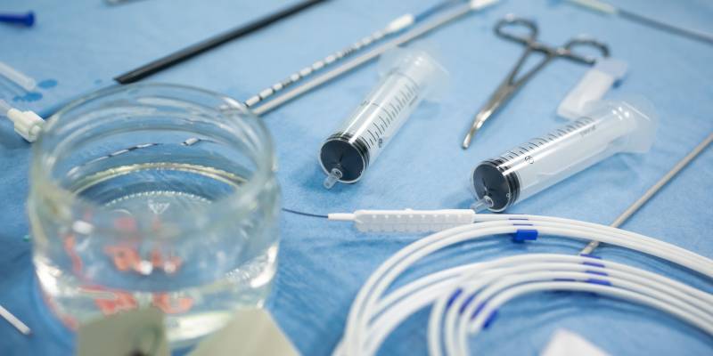 Вместо кесарева &ndash; проколы: в Сургуте хирурги провели уникальную операцию беременной
