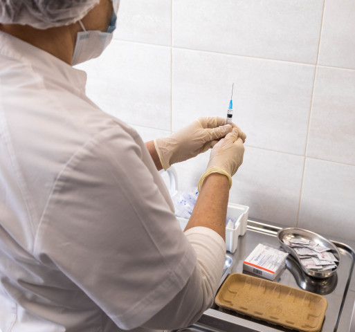 Россияне смогут бесплатно получить вакцину от рака