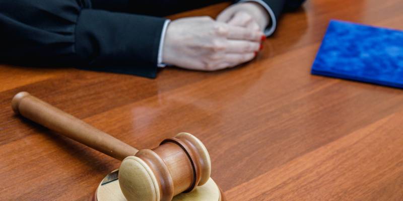 Рабочий лишился глаза на производстве и получил 600 тысяч компенсации в ХМАО