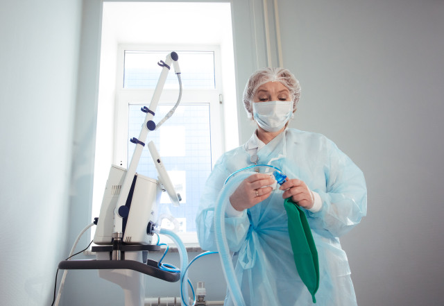 В Нижневартовске медики спасли женщину с инфарктом и отеком легких