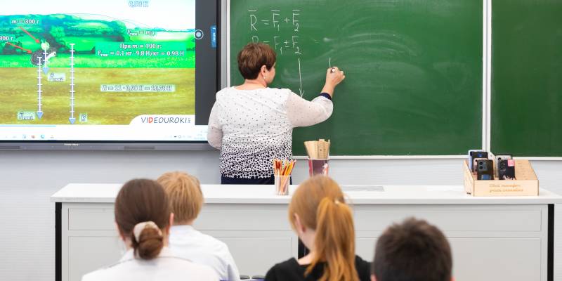 Учителям в ХМАО будут платить по 10 тысяч за победу школьников в региональных этапах олимпиад