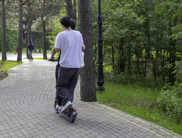 Отдельные полосы для электросамокатчиков хотят создать в Нижневартовске, но есть нюанс
