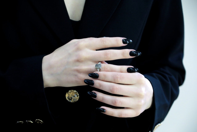 Ставил себя выше жены: артистка Stand Up Складчикова развелась с нефтяником, работавшим в ХМАО