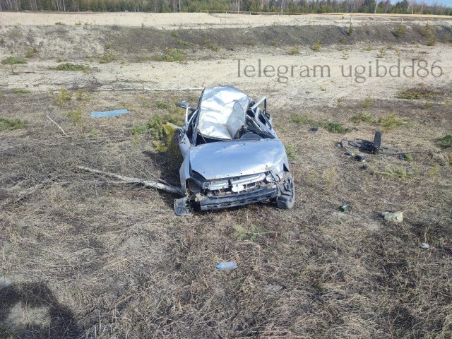 В ХМАО в ДТП по вине 22-летнего водителя погиб пассажир В ХМАО в ДТП по вине 22-летнего водителя погиб пассажир