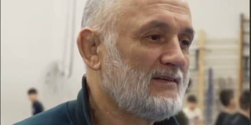 Тренер из Сургутского района получил благодарность от министра спорта РФ